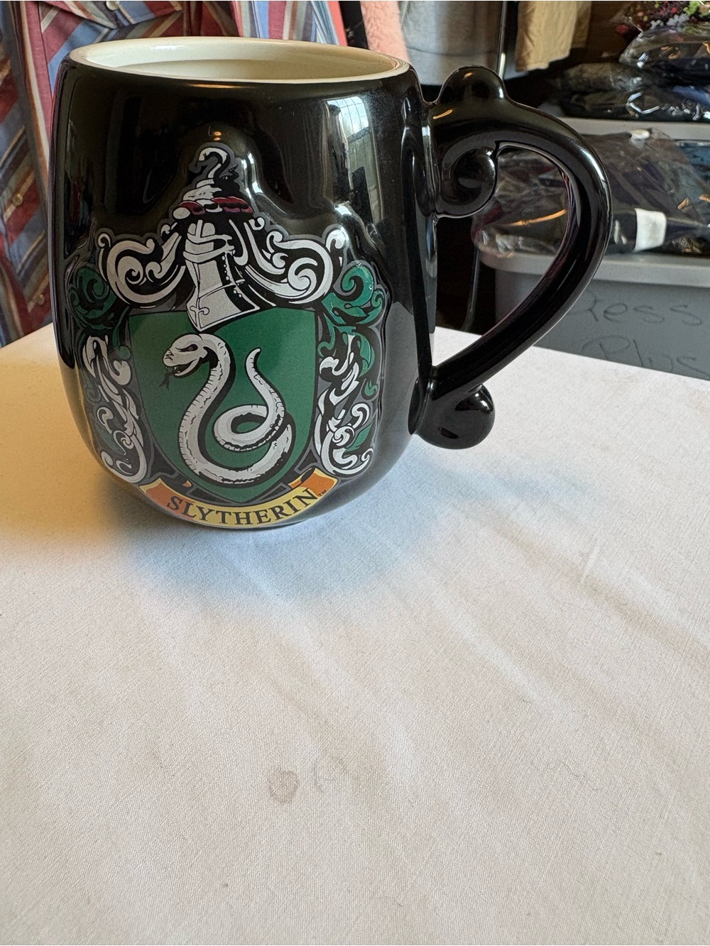 Warner Bros. Harry Potter Cauldron Mug  3-D Hedwig 3-D SLYTHERIN